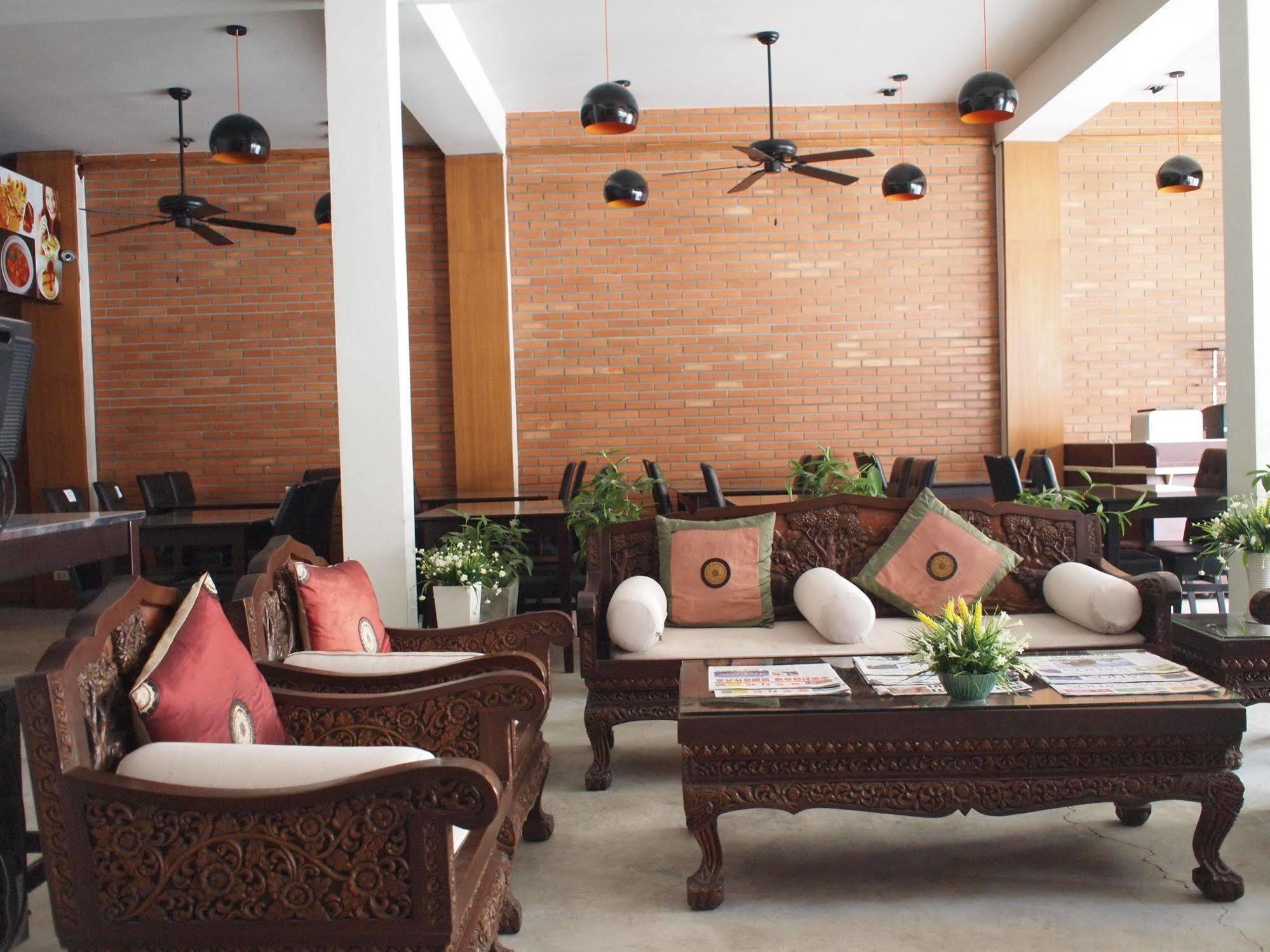 Roongruang Inn Chiang Mai