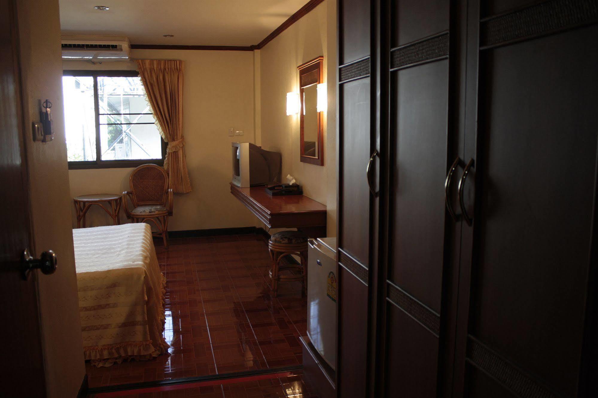 Inn Roongruang 3*