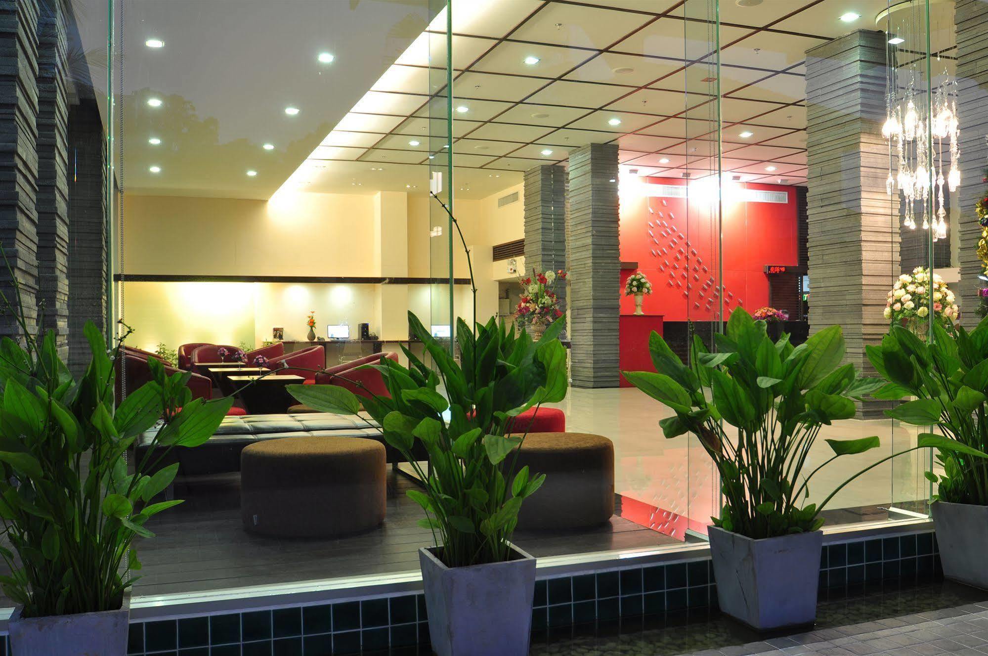 Hotel Mayflower Grande 3*