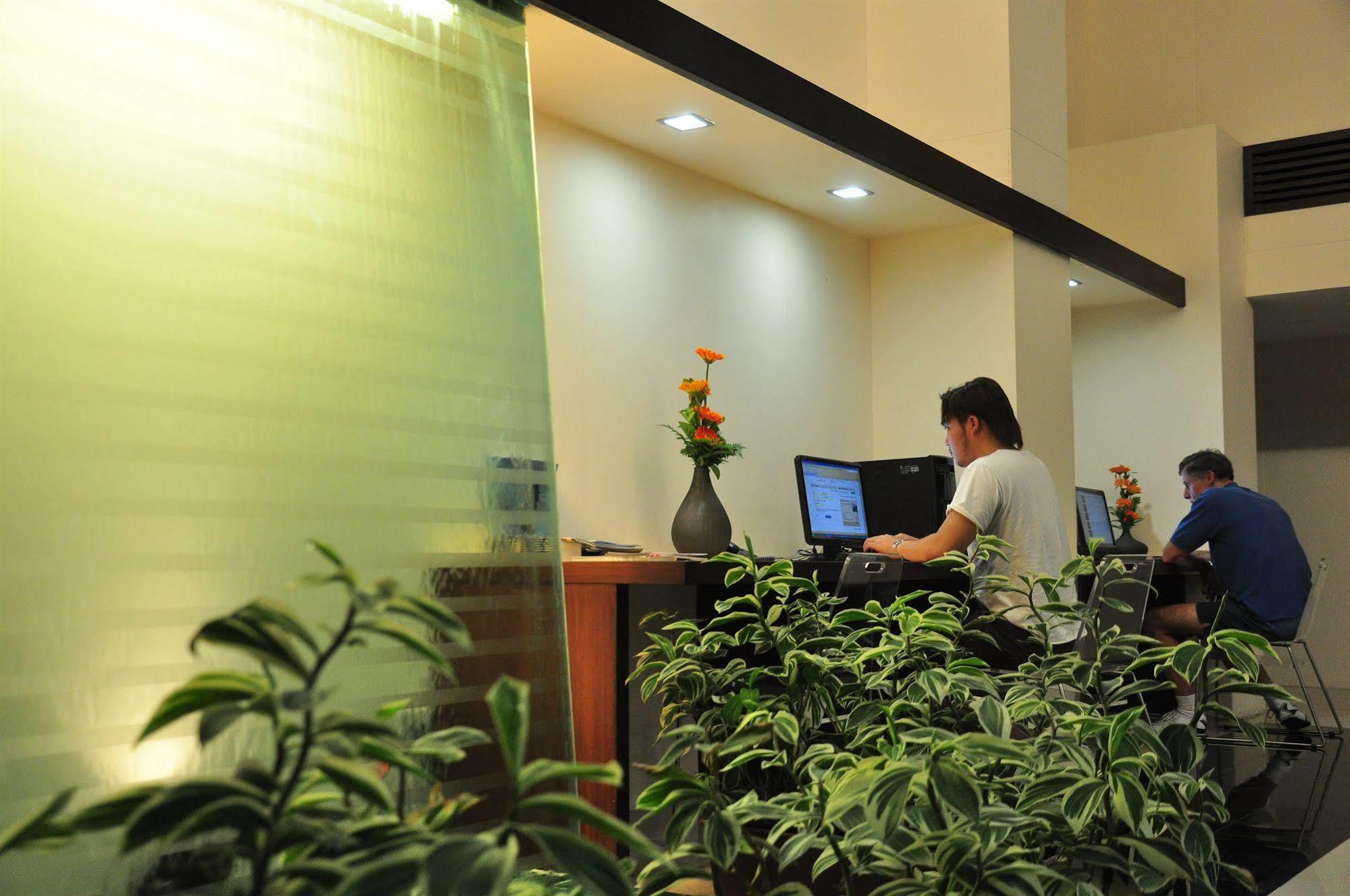 Mayflower Grande Hotel 3*