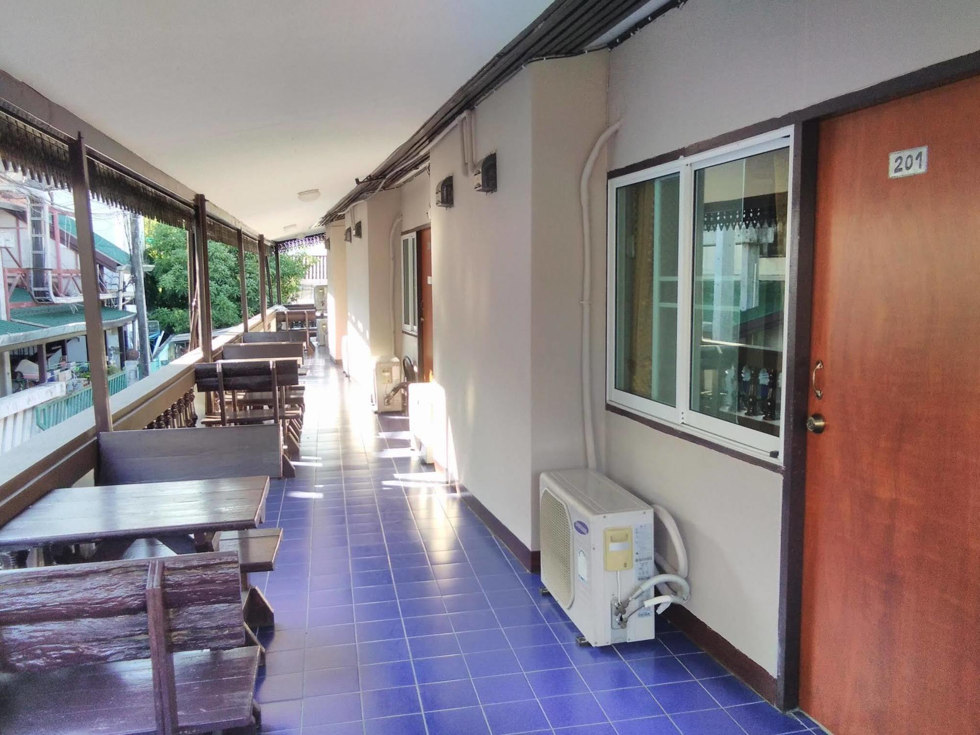 North Star Hostel *