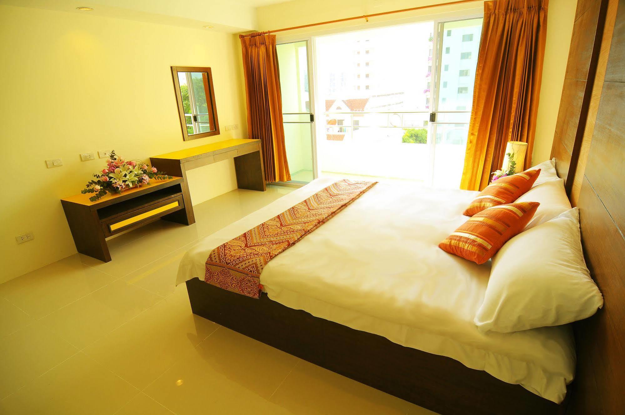 Hotel Grand Living 2*
