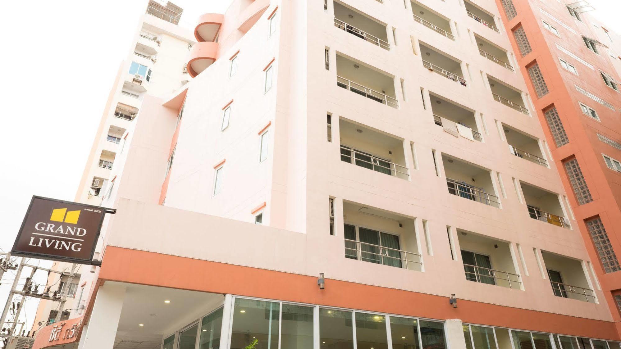 Grand Living Hotel Chiang Mai