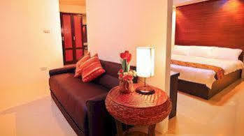 Grand Living Hotel