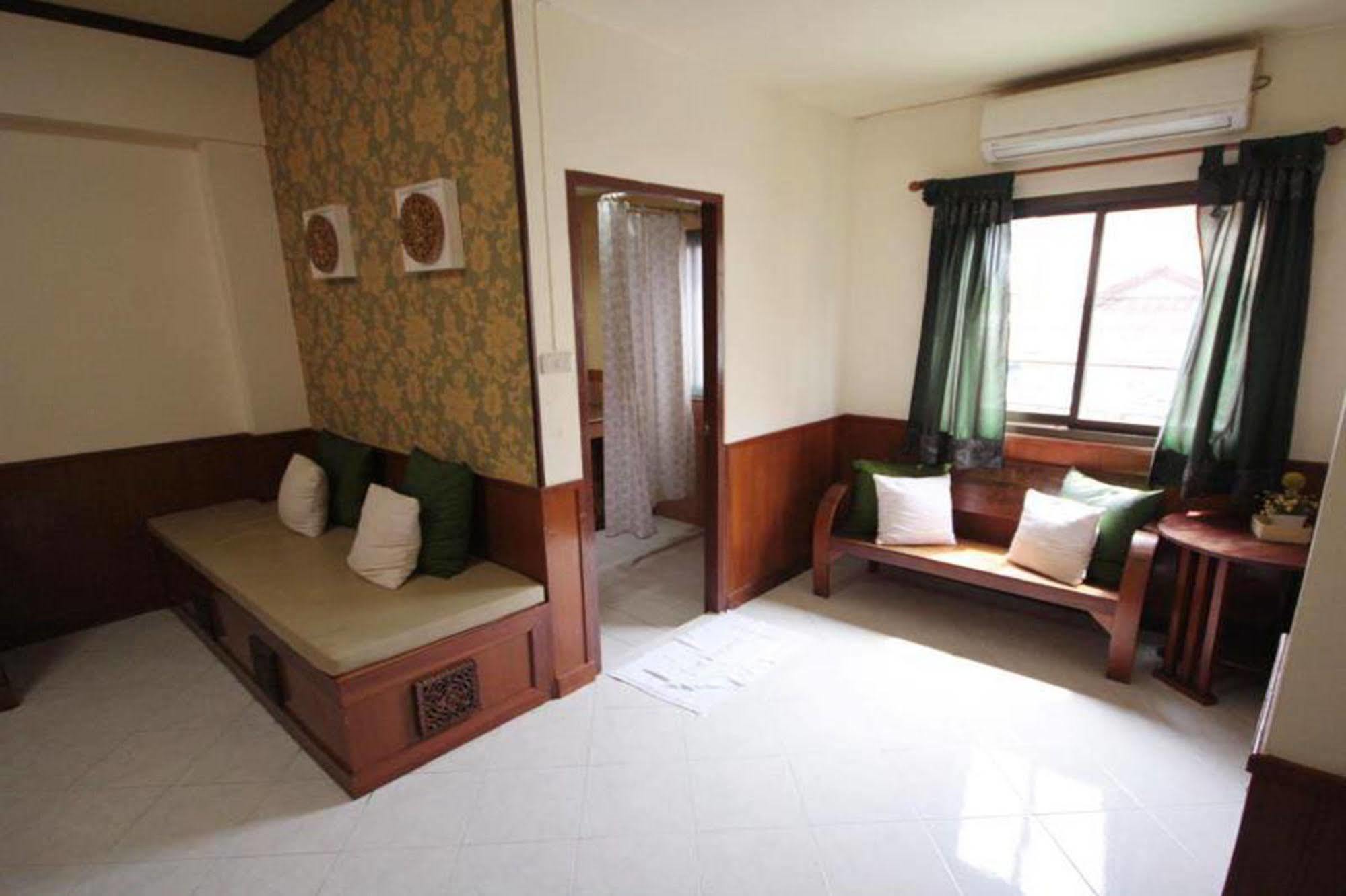 Aparthotel Thana 3*