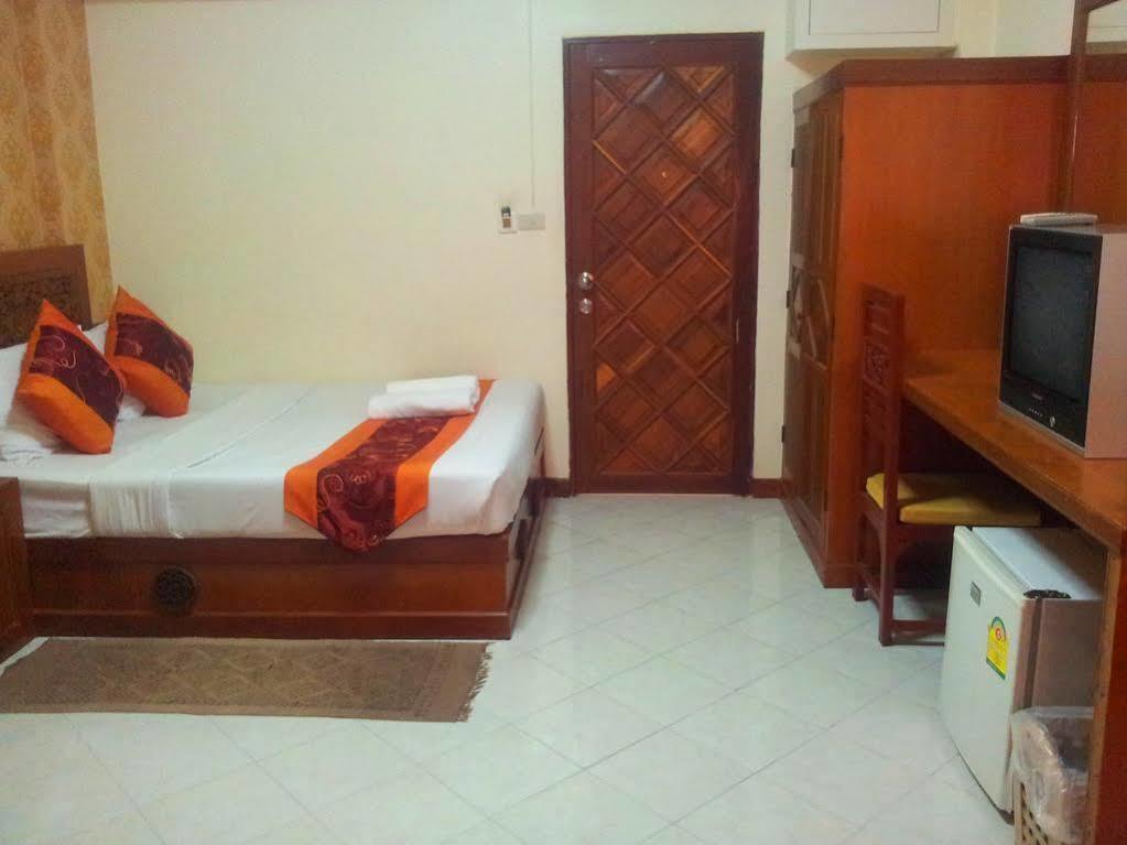 Thana Aparthotel 3*