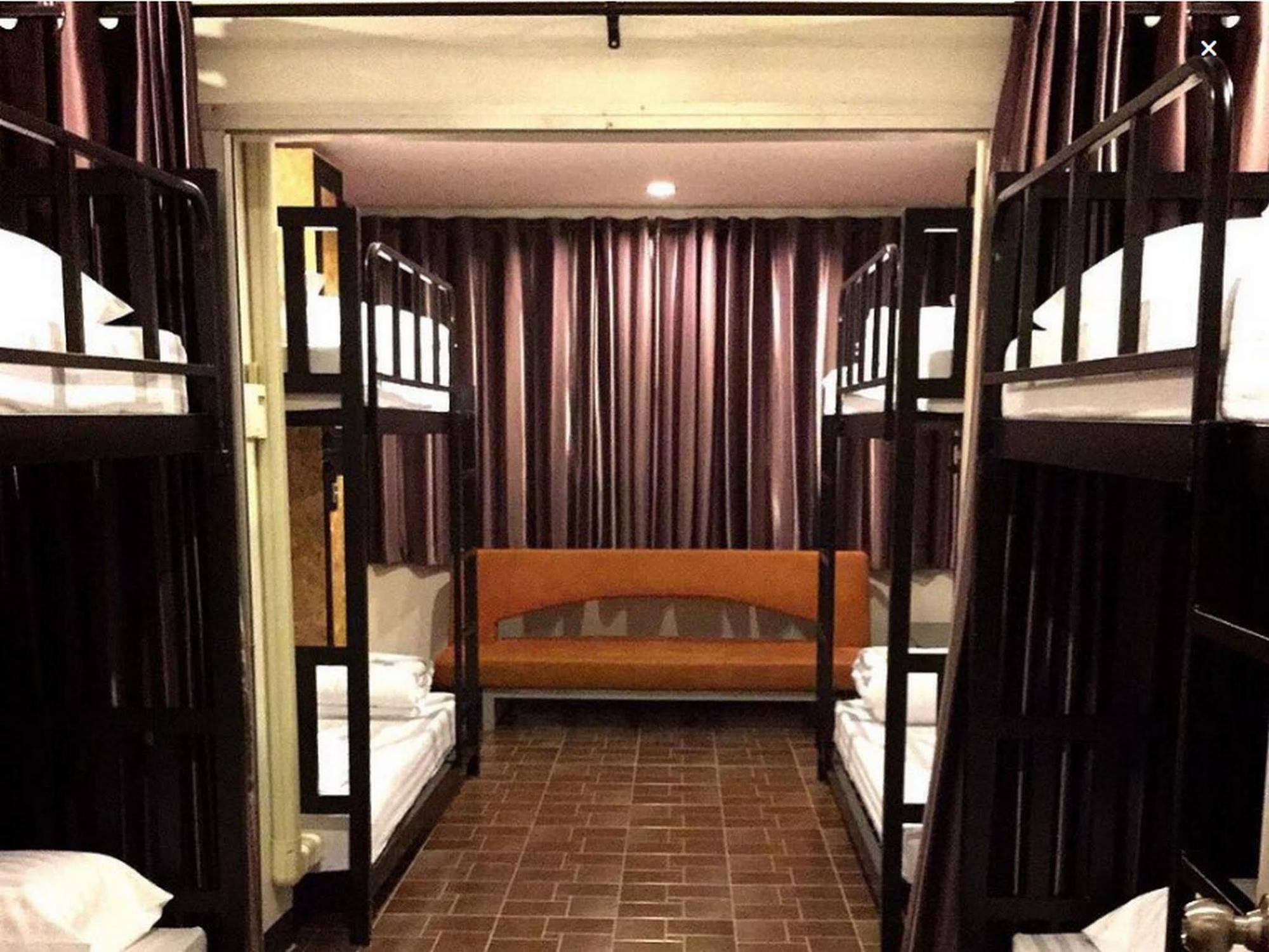 Hostel Eden Walking Street Chiang Mai