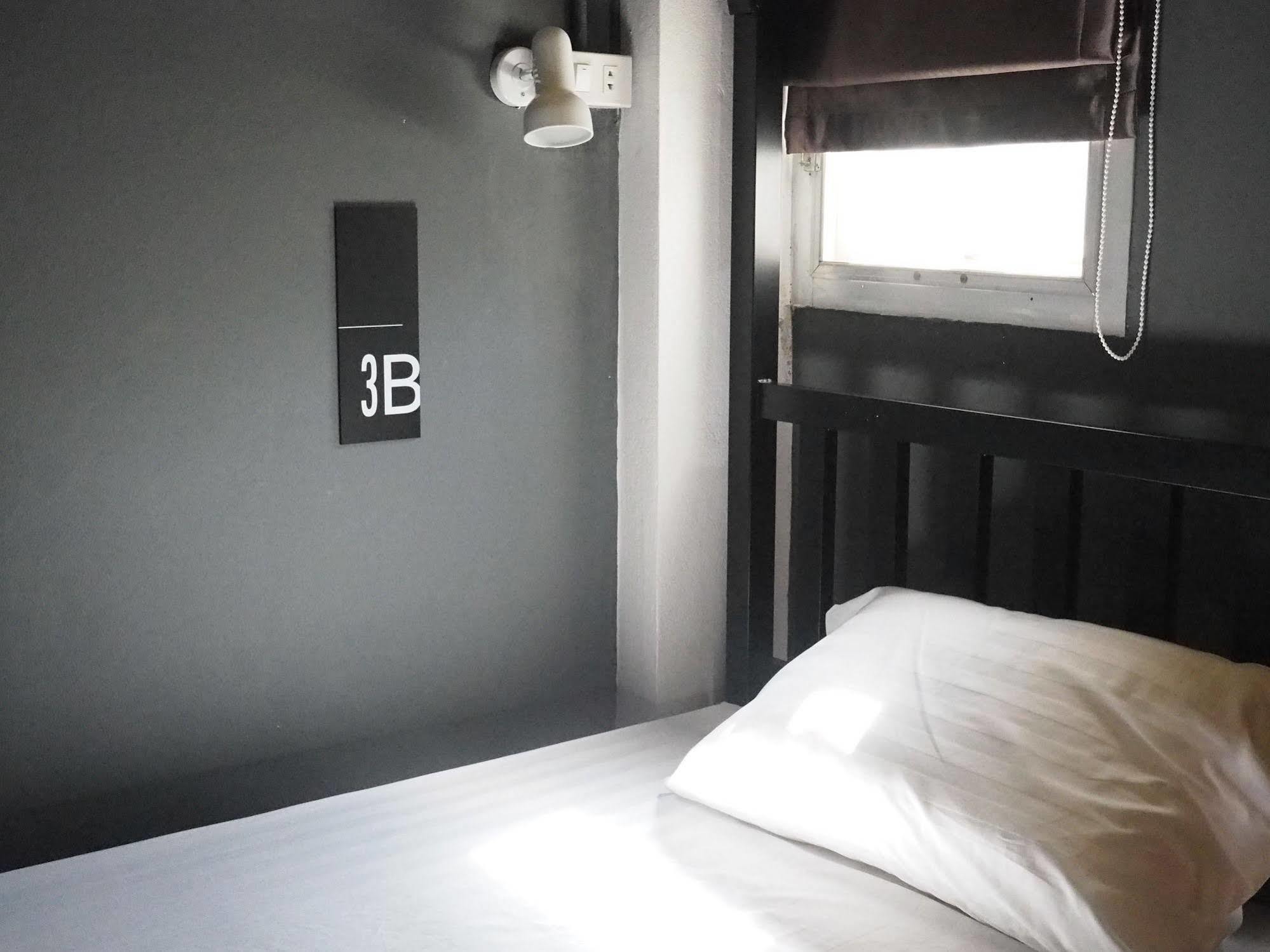 Hostel Eden Walking Street Chiang Mai