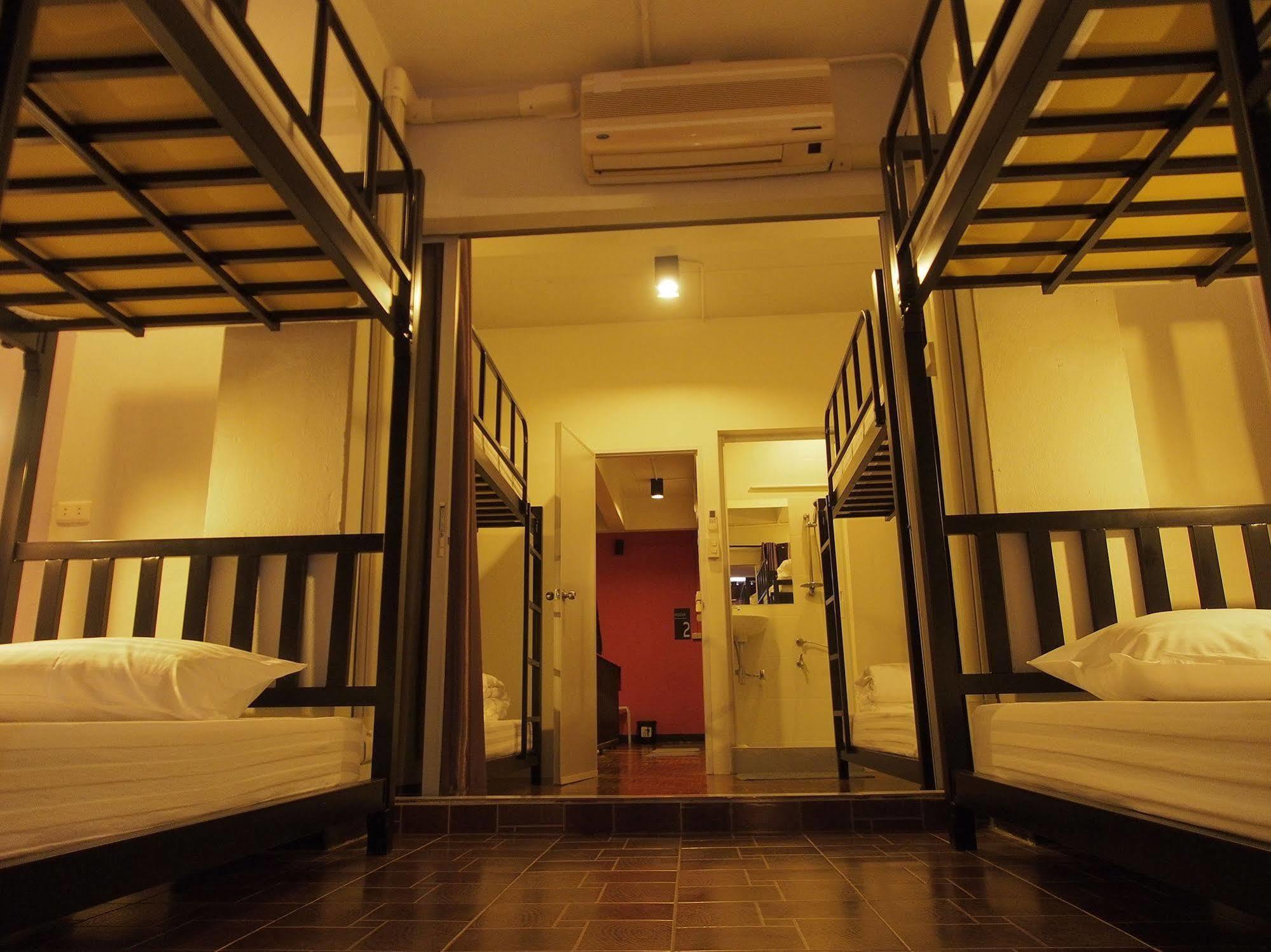 Hostel Eden Walking Street Chiang Mai
