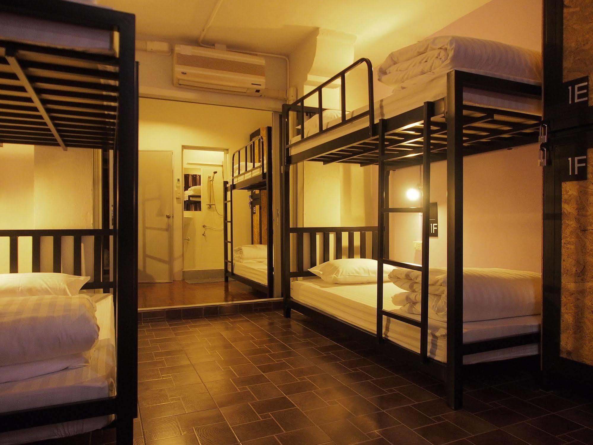 Hostel Eden Walking Street Chiang Mai