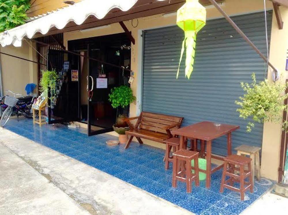 Albergue Twin House @ Tapae *