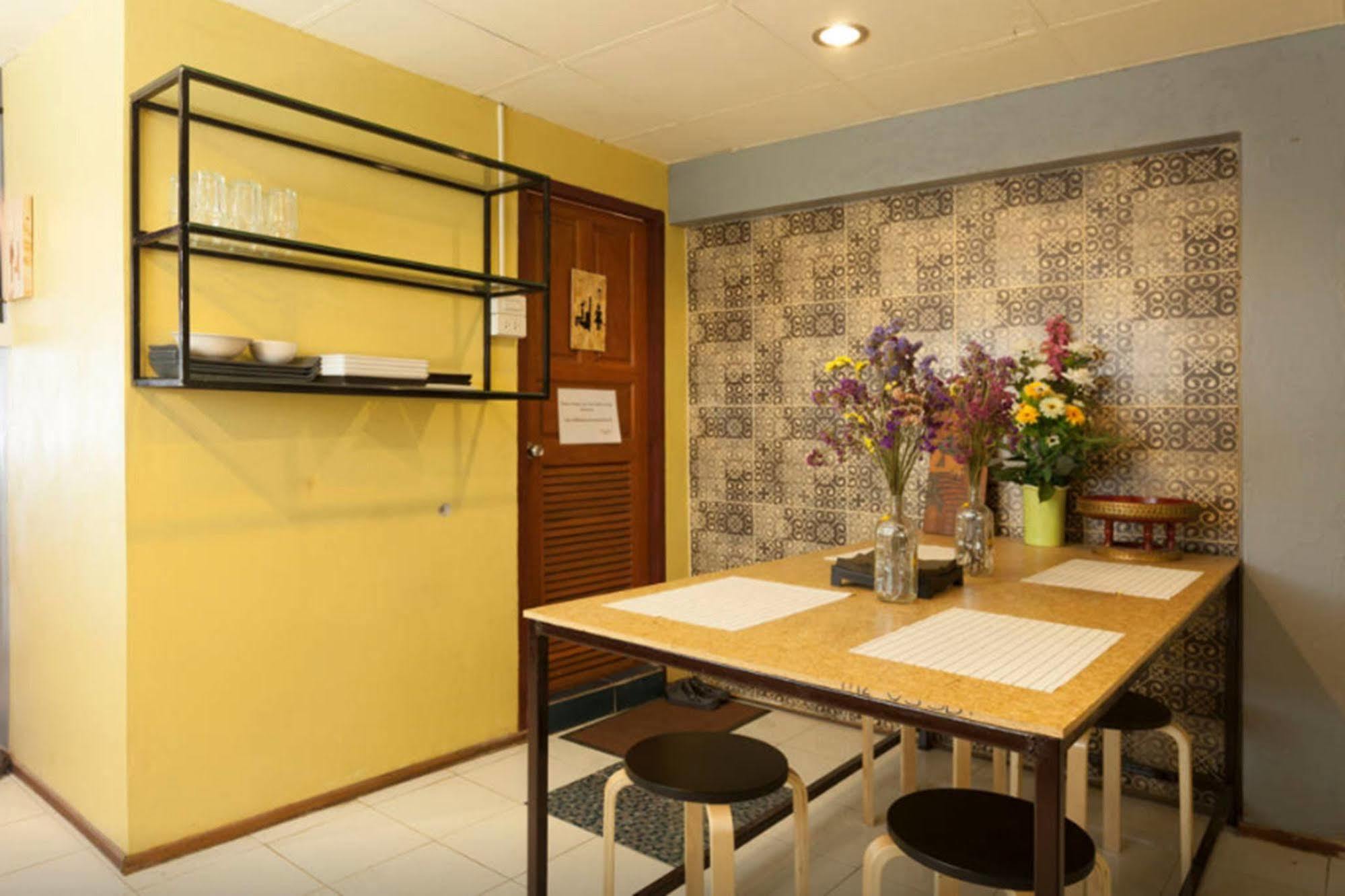Hostel Buri And