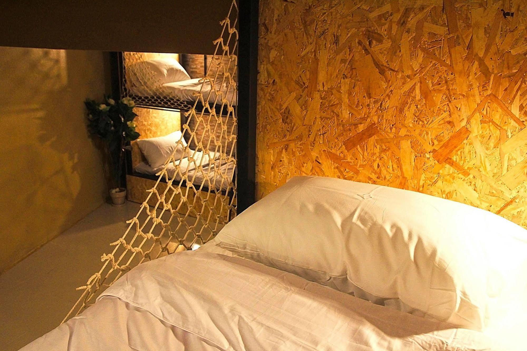 Buri And Hostel Chiang Mai