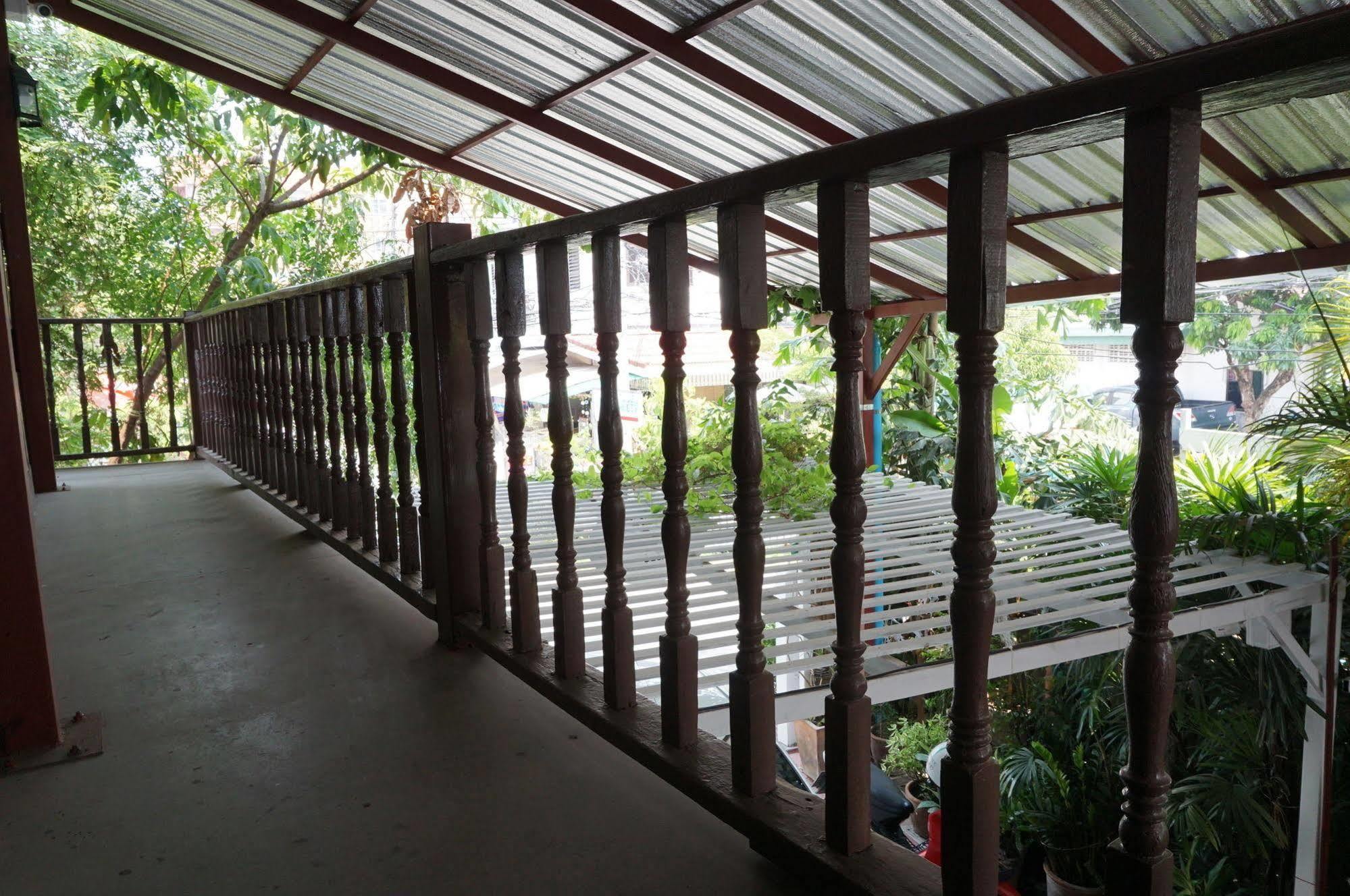 Baan Park Raak Backpacker