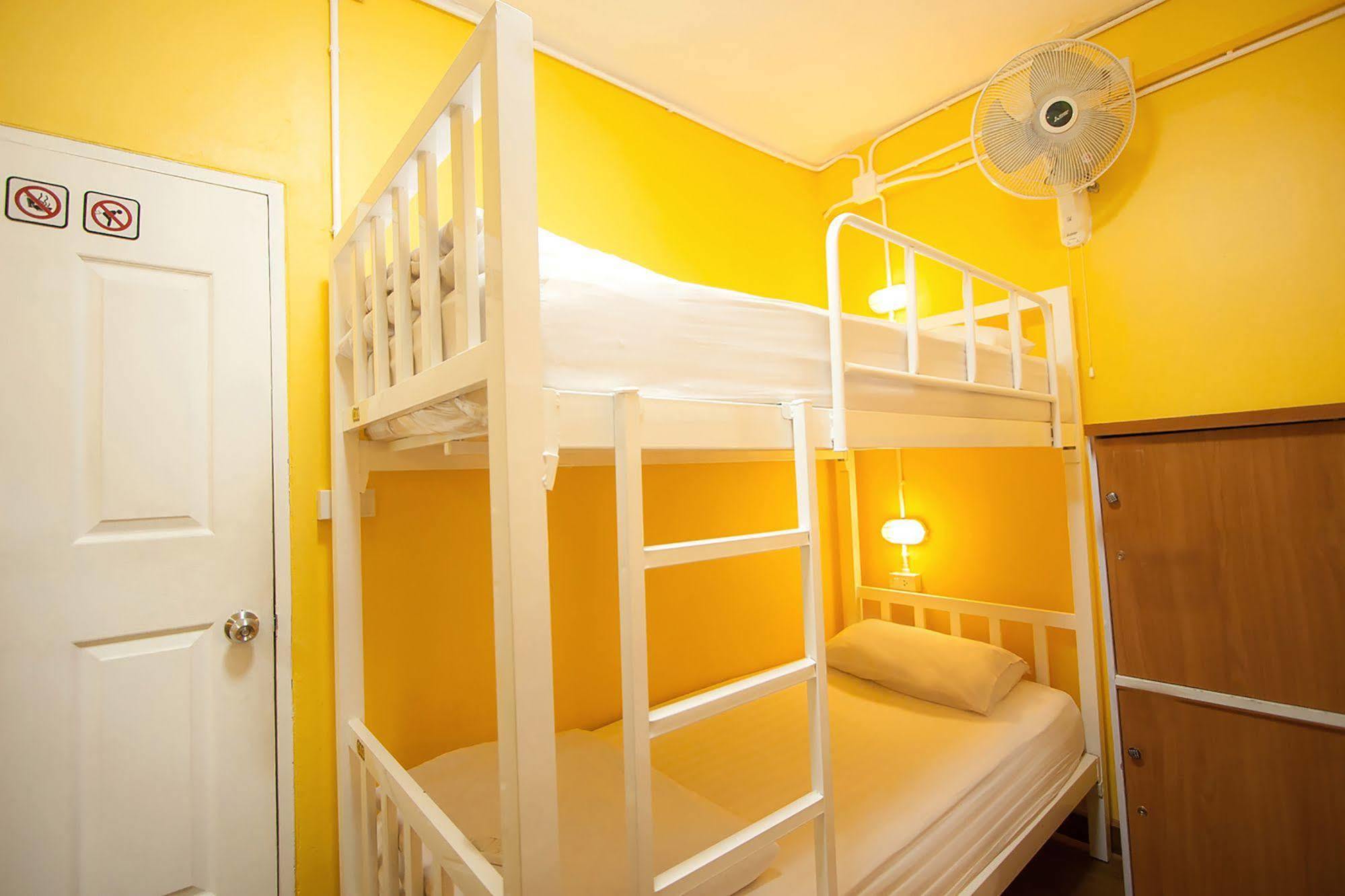 Thai Thai Hostel *