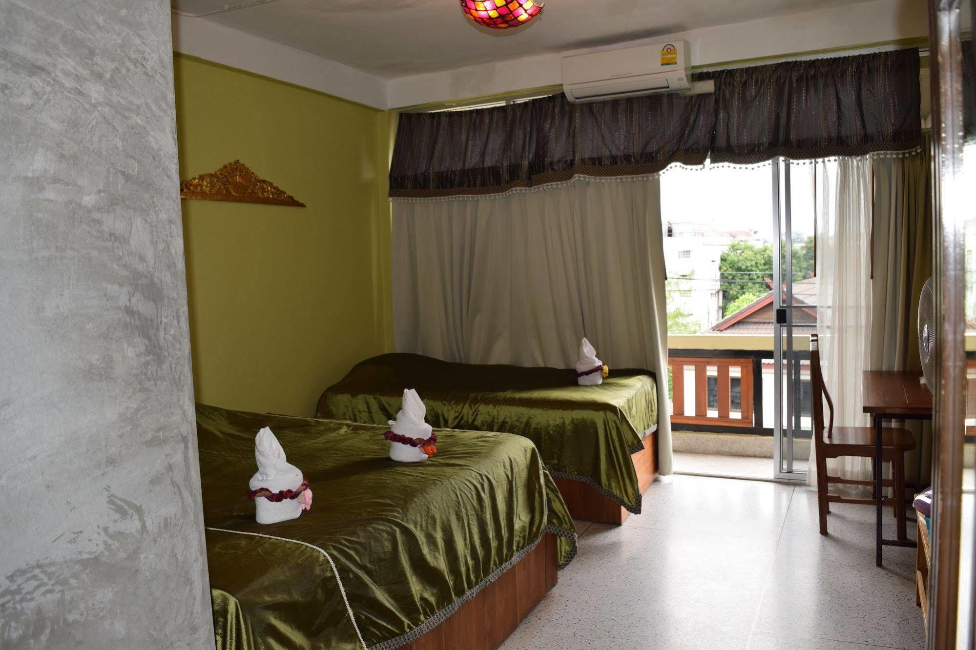 At Phra Sing Guest house Chiang Mai