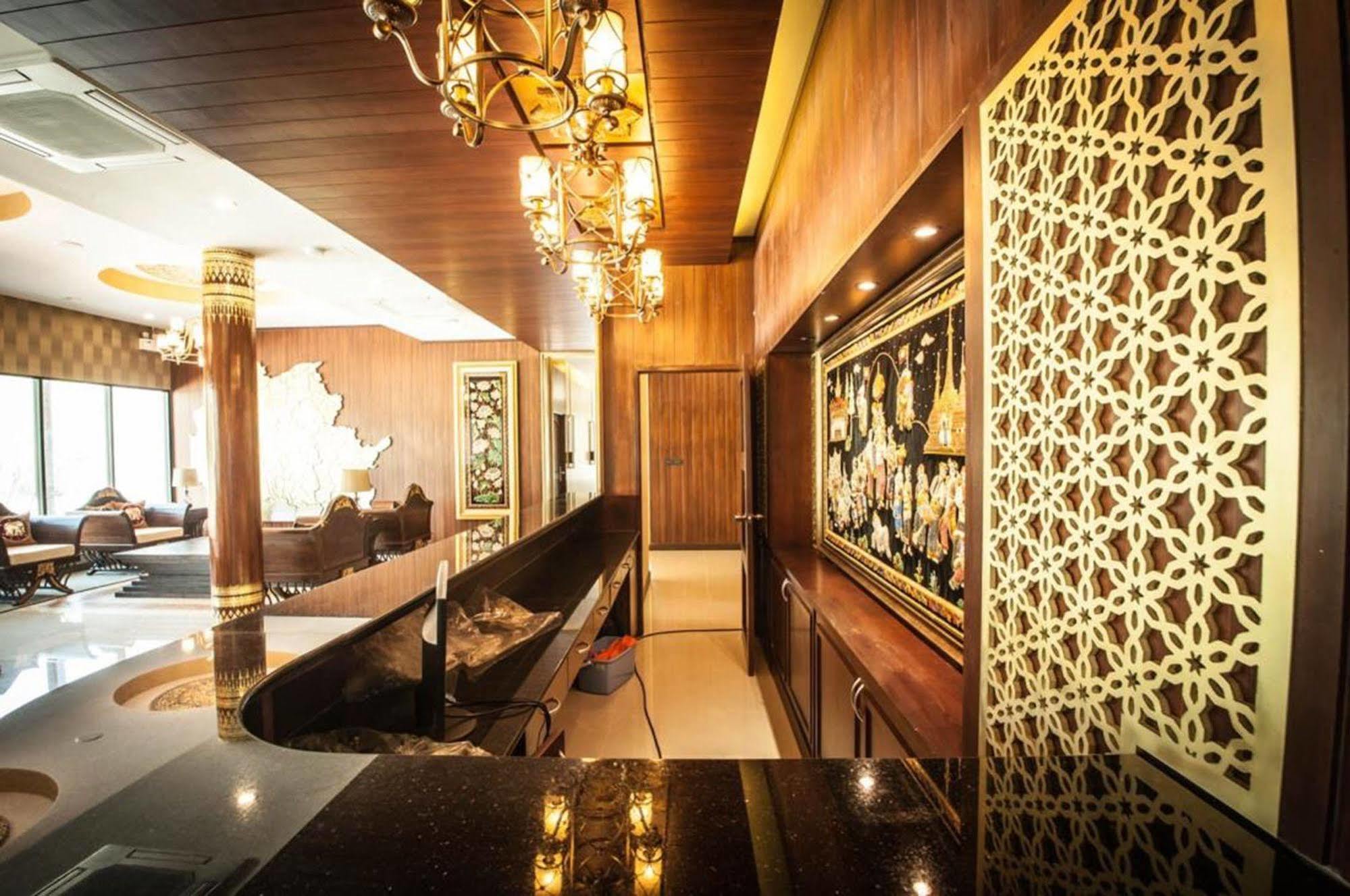 Moon Terrace & 3* Chiang Mai