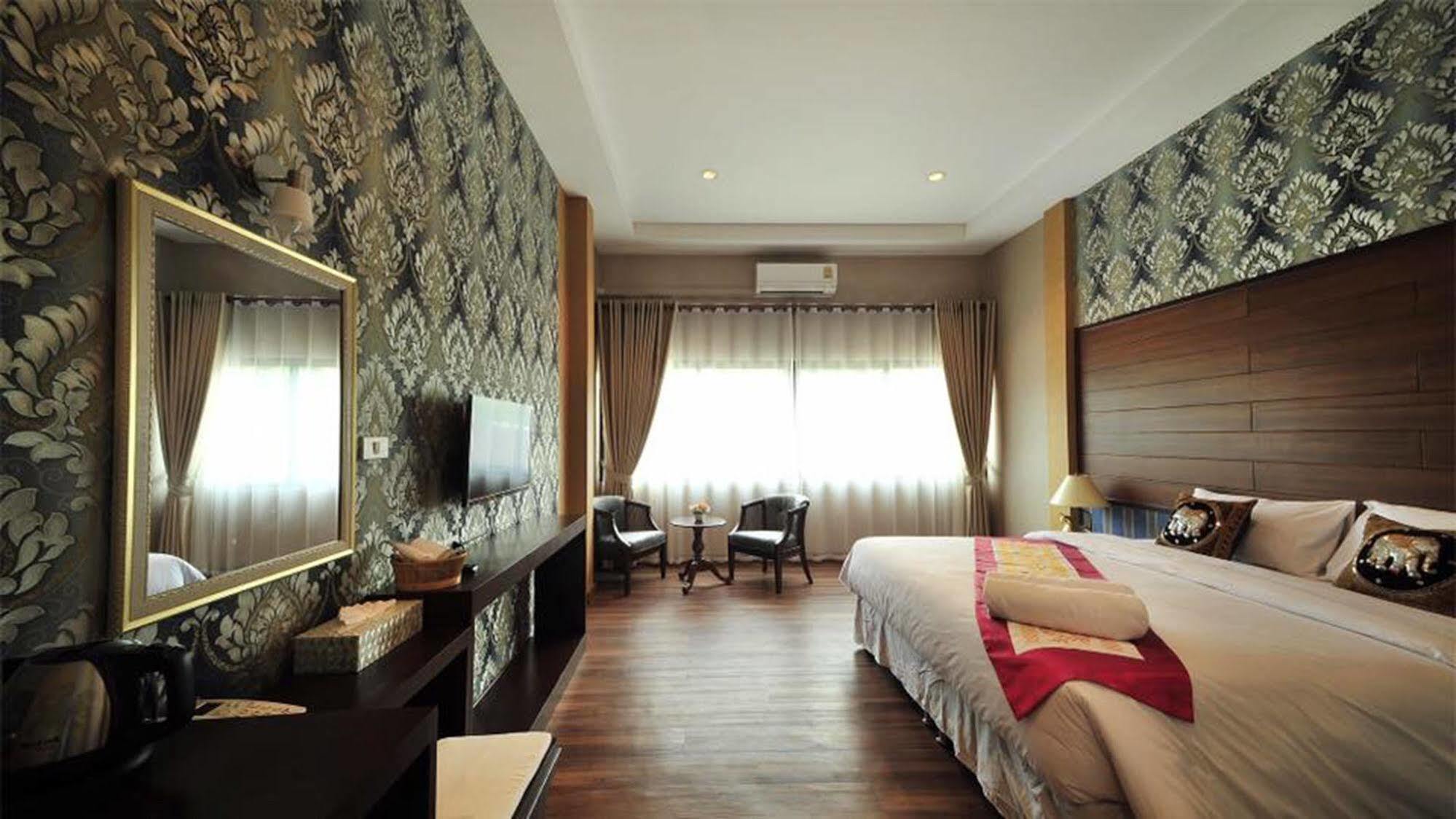 Moon Terrace & Resort 3*