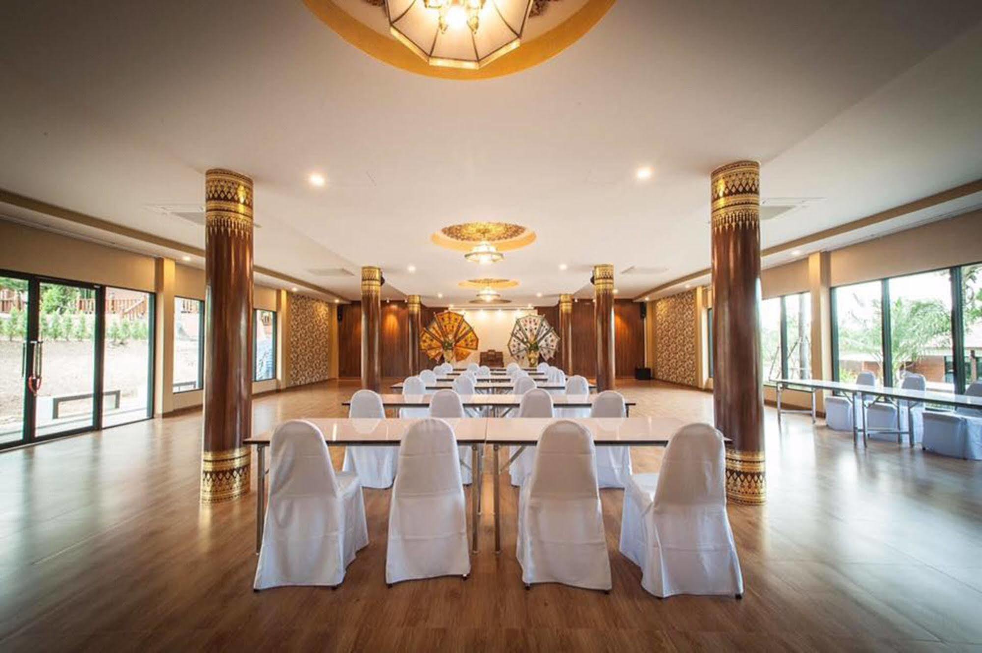 Moon Terrace & 3* Chiang Mai