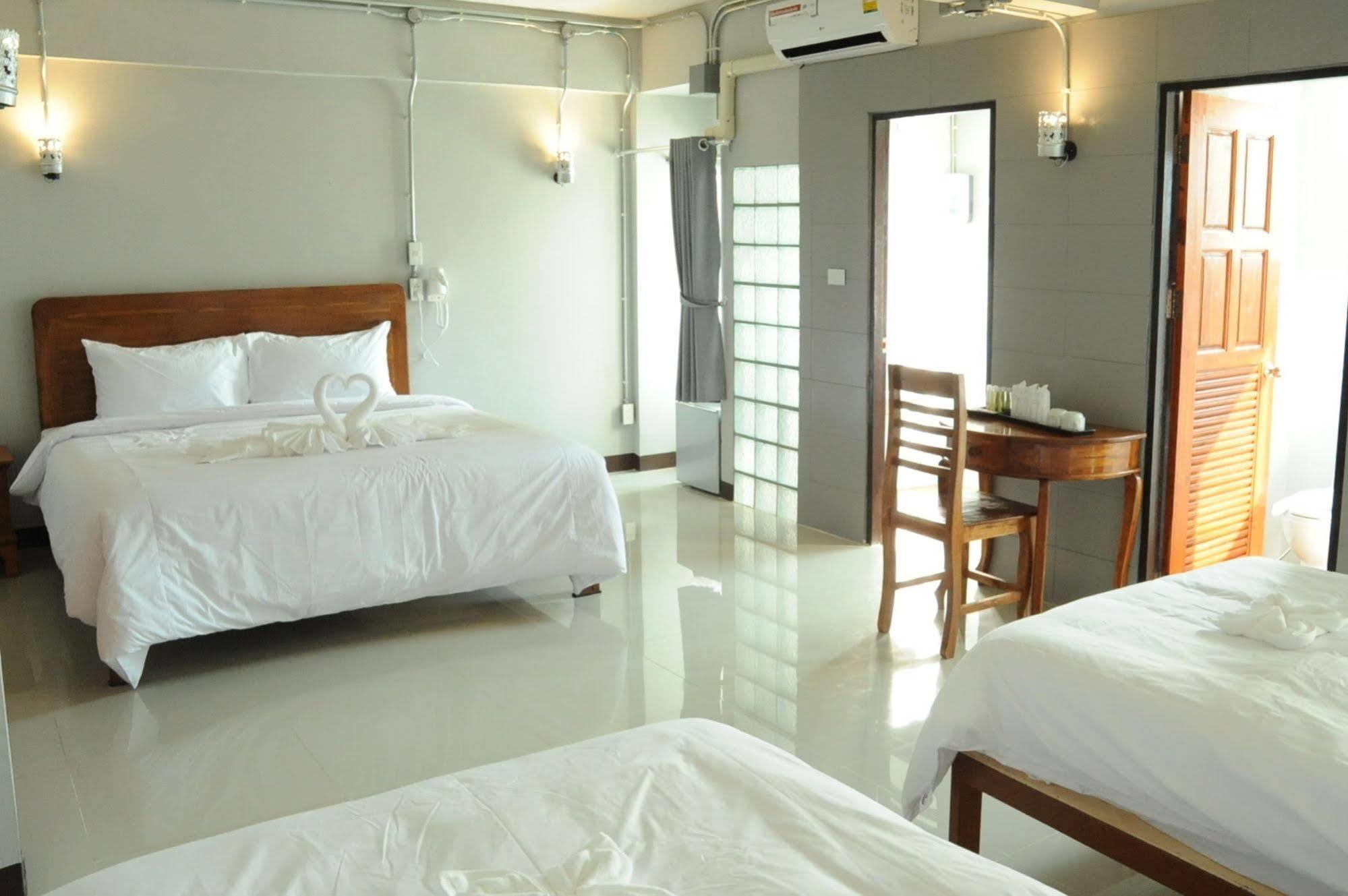 Nanya Hotel 3*