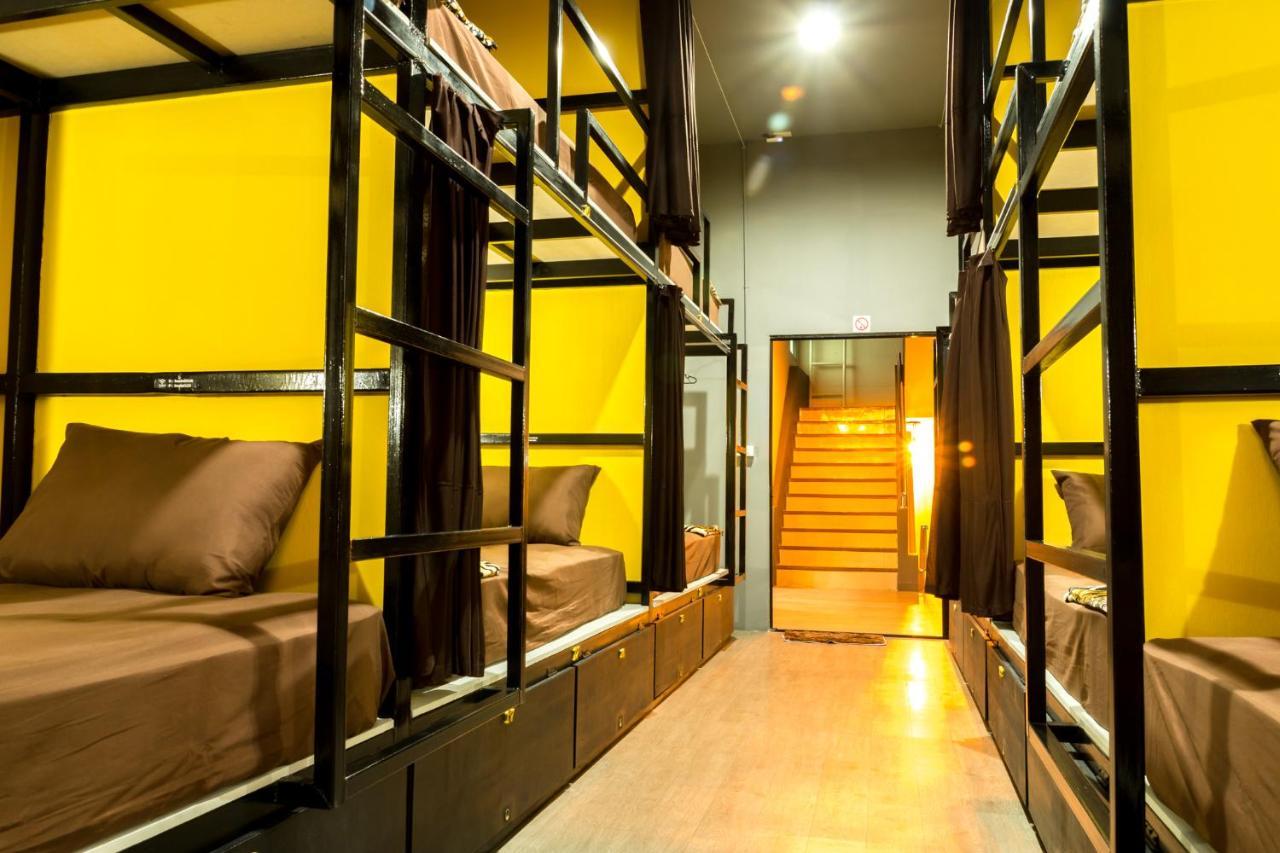 Iris Hostel *