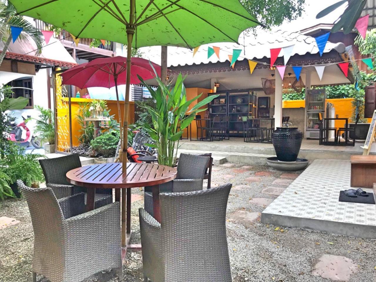 Guest house Baan Khun Krub 2*