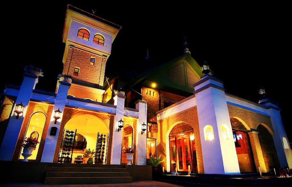 Hotel The Castle 3*