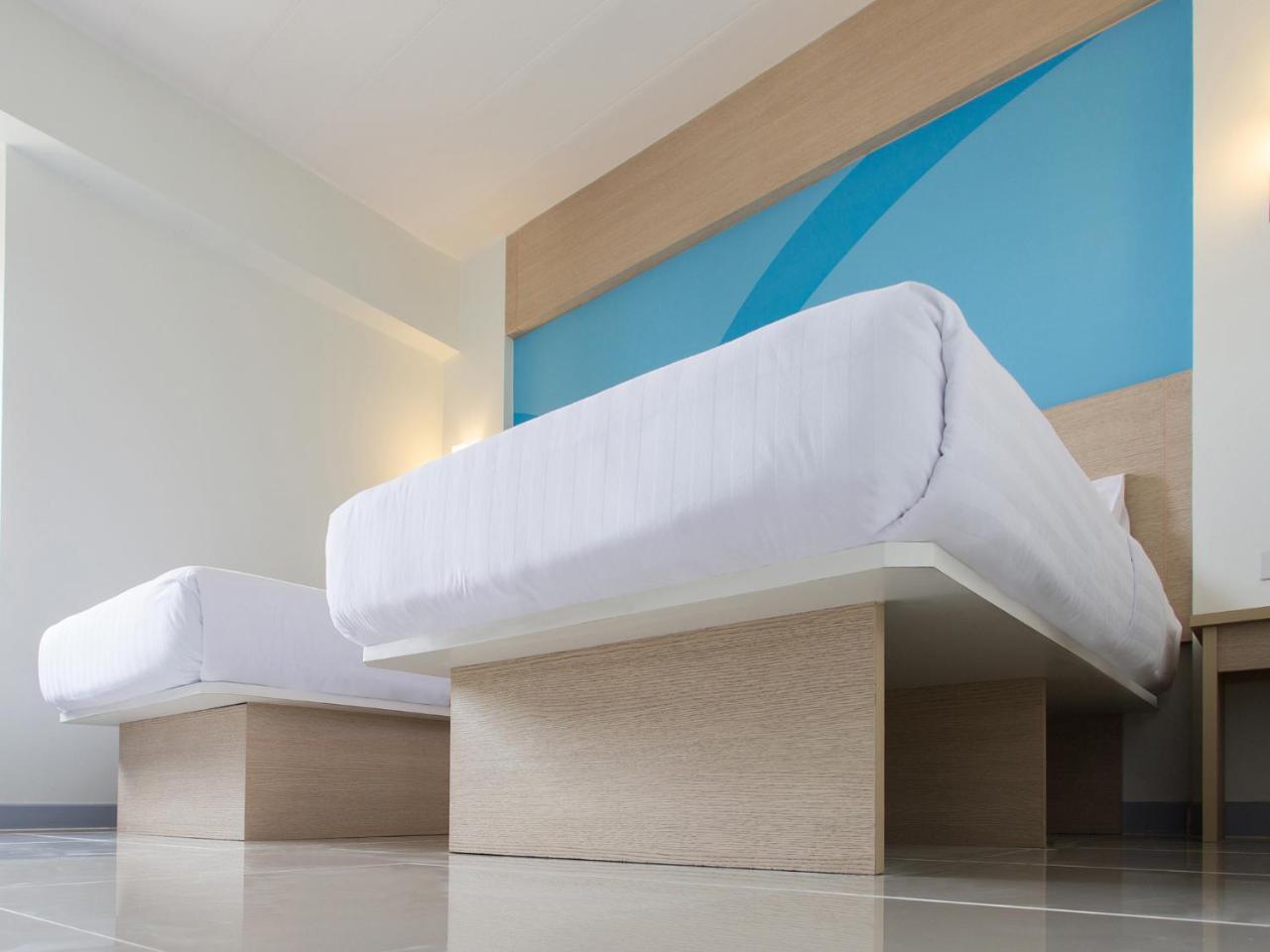 Hotel Hop Superhighway 2*