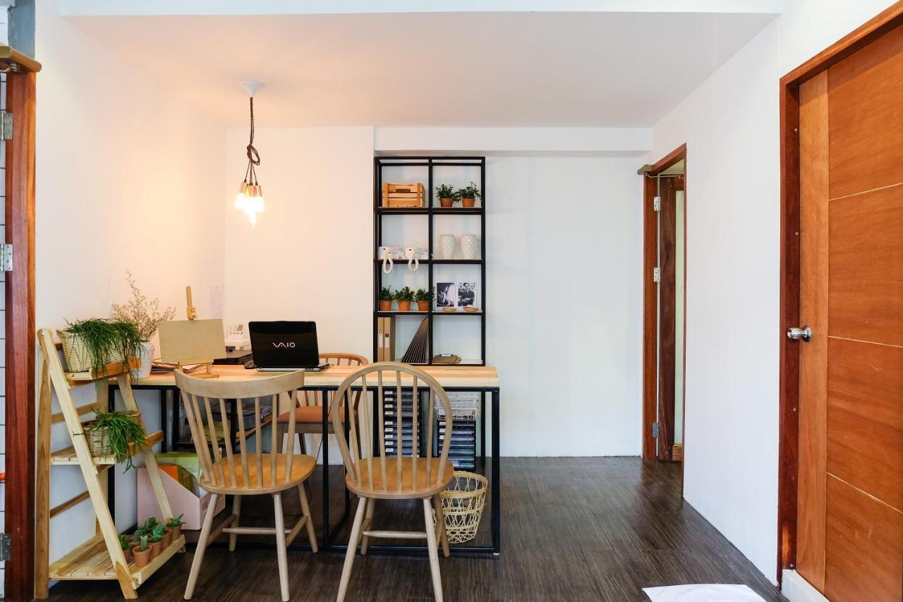 Hostel Oon Poshtel X Cafe