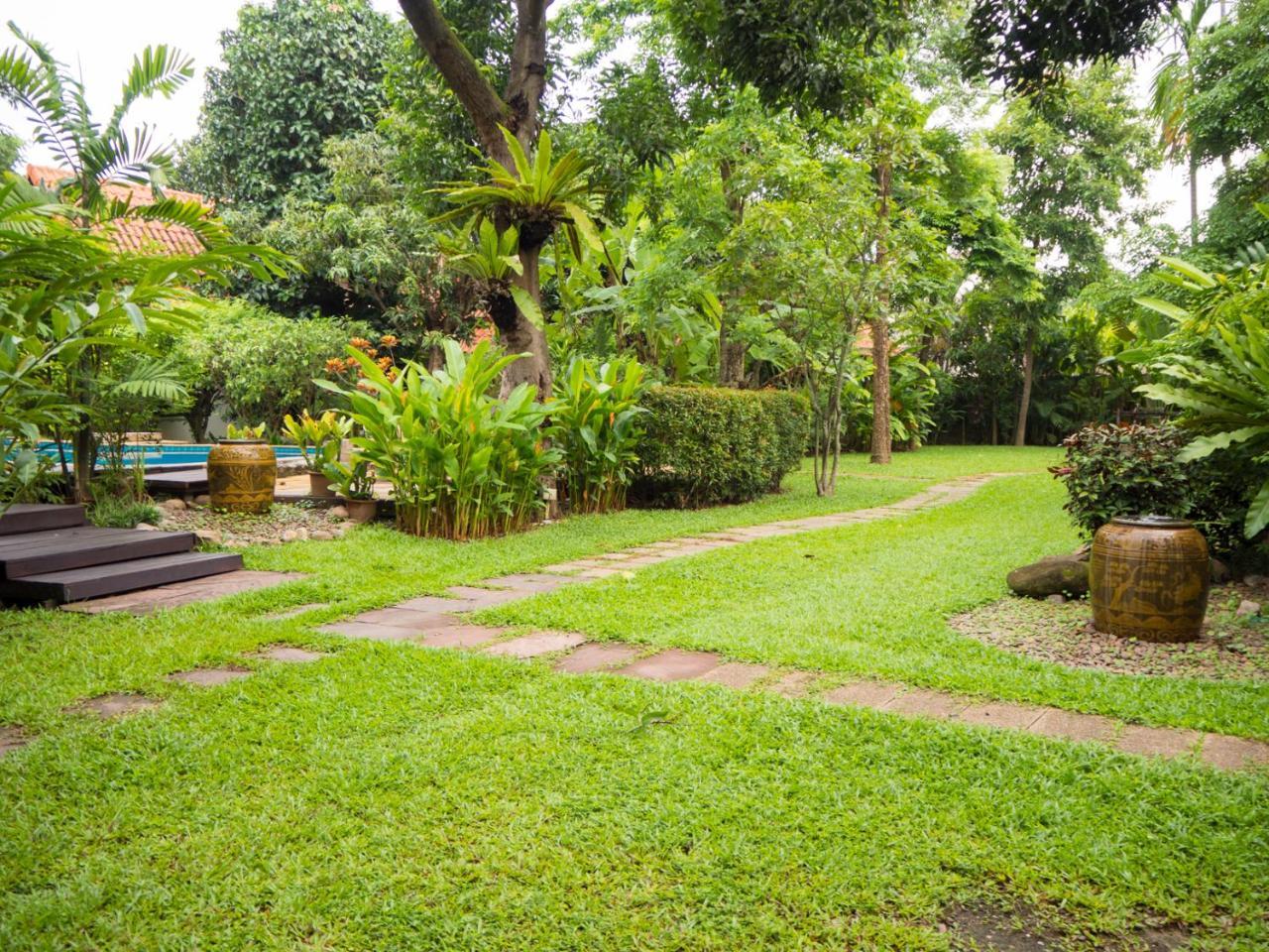 Baan Orapin Bed & Breakfast *