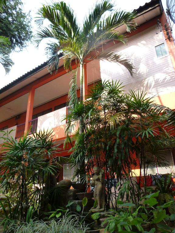 Hollanda Montri Inn