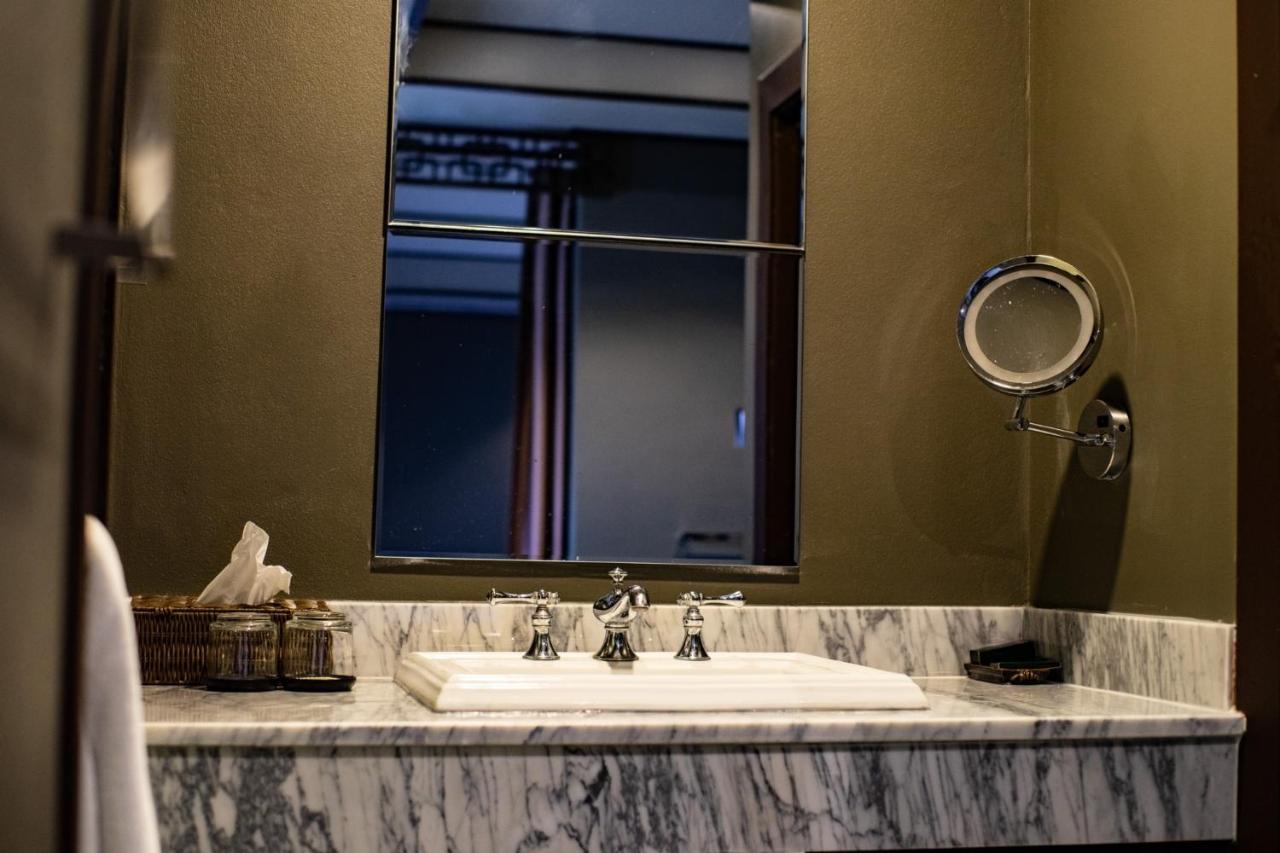 Bann Tazala, Exclusive Hotel