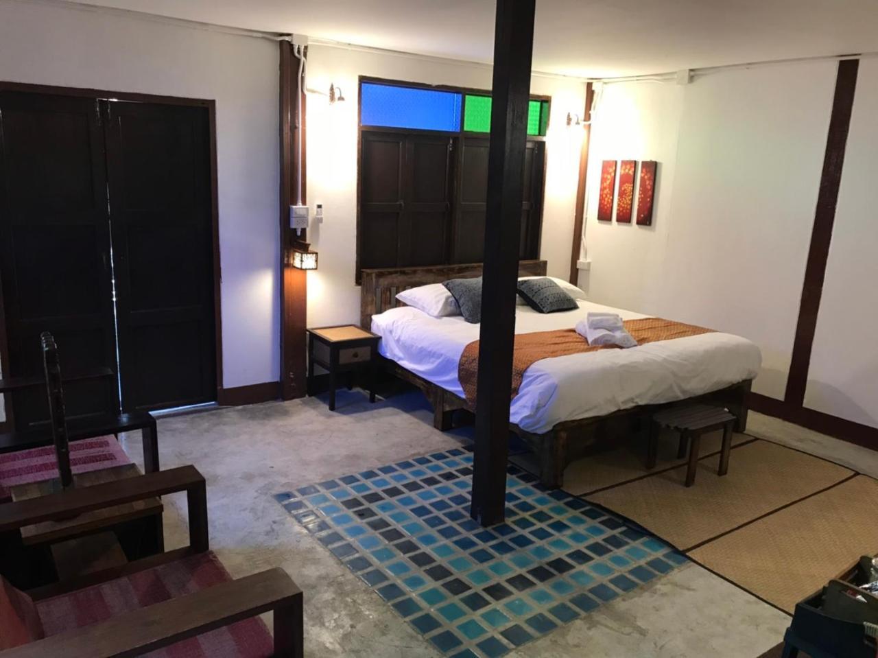 Guest house Baan Khun Krub 2*