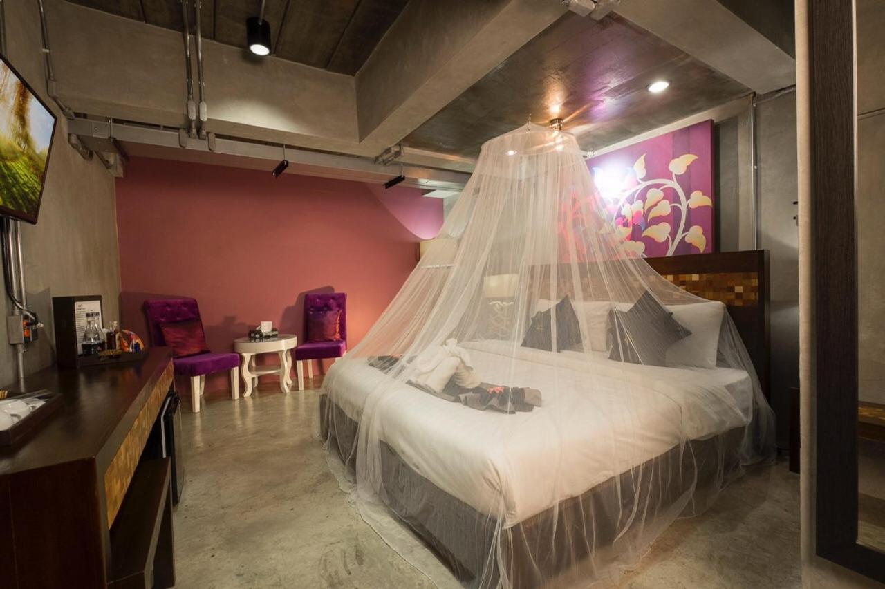Thapae Loft Hotel 3*