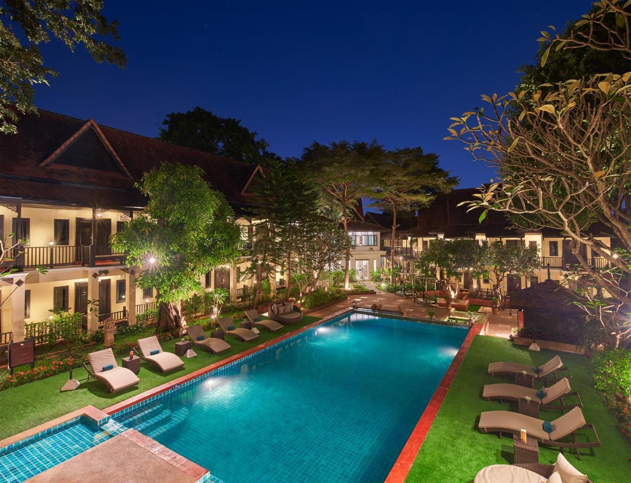 Resort Floral Ayatana 4*