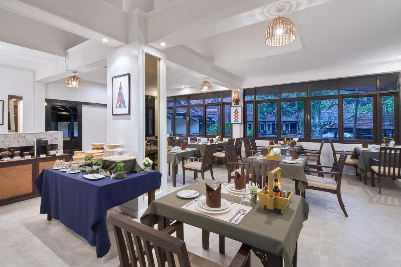 Resort Floral Ayatana 4*
