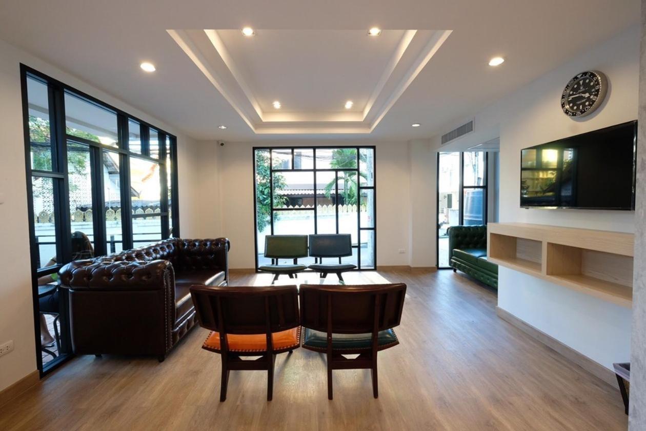 The Y House 3*