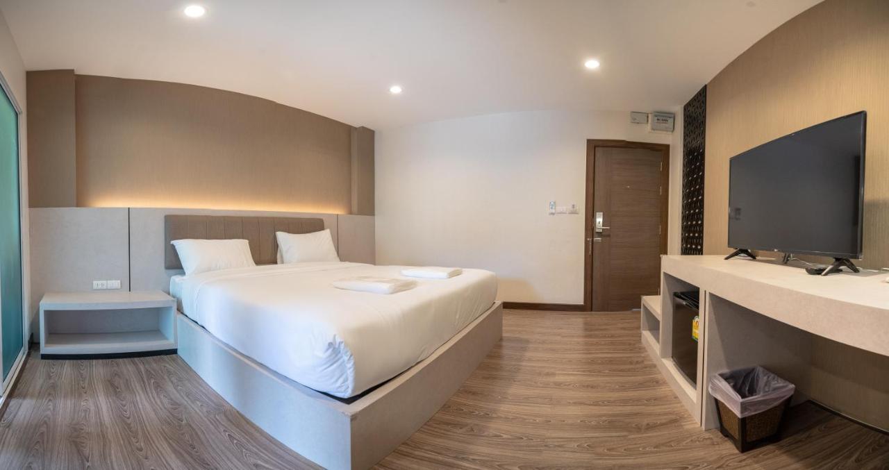 The Y House 3*
