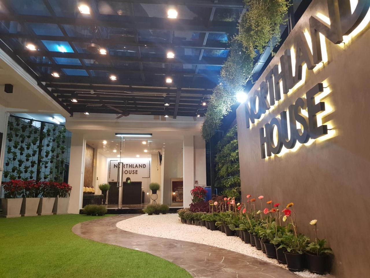 Northlands House 2*