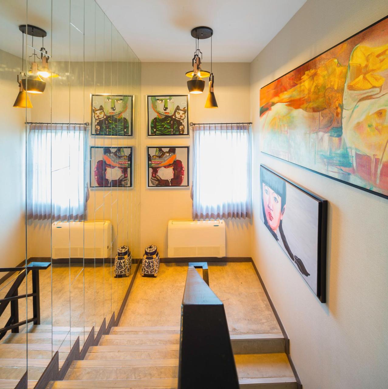 Chala Number 2 Art And Gallery Hotel Chiang Mai