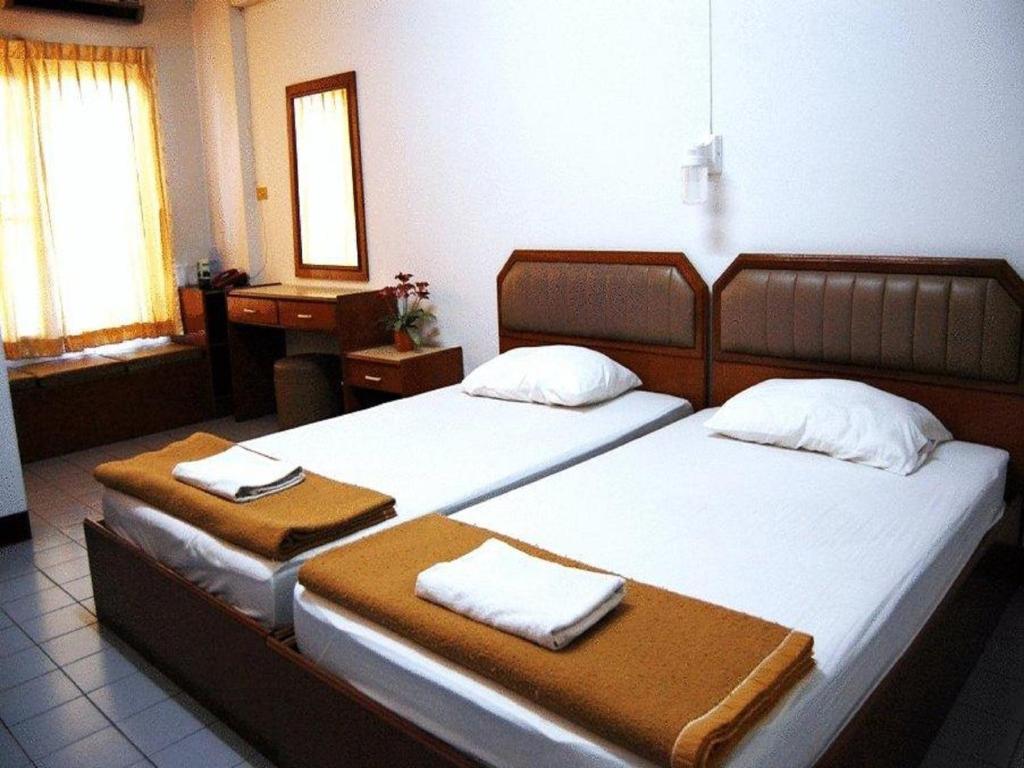 Hostel Veerachai Court