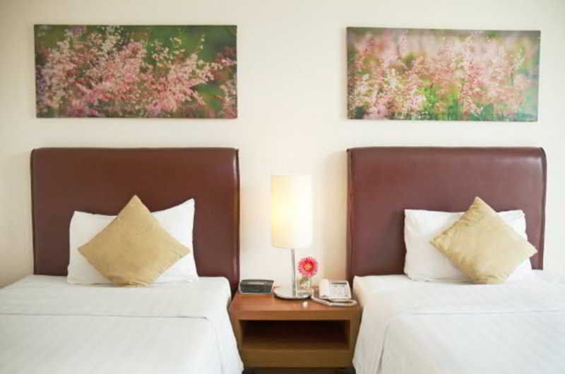 B2 Premier & Hotel 3*