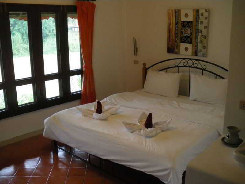 Hotel Baan Namping Riverside Village 3*
