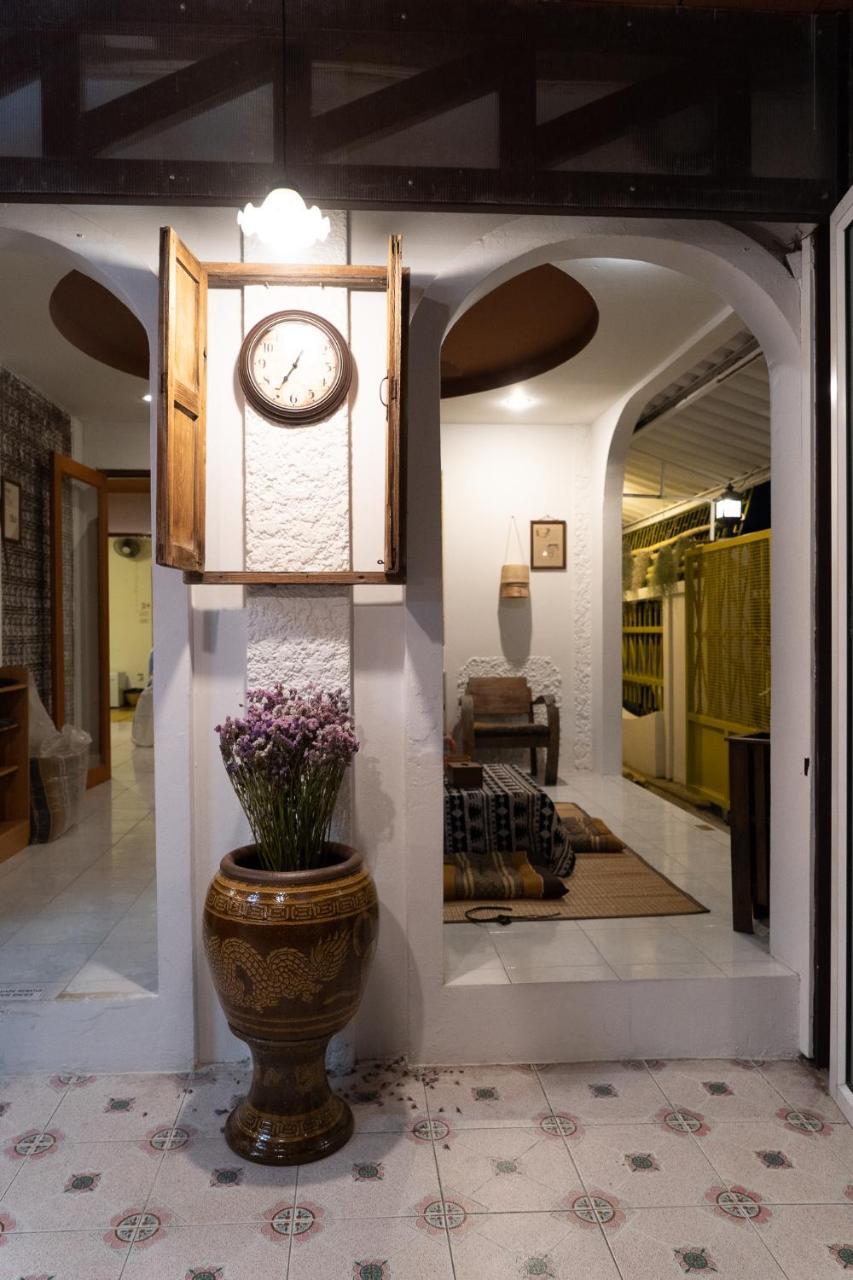 Past Tense Albergue *