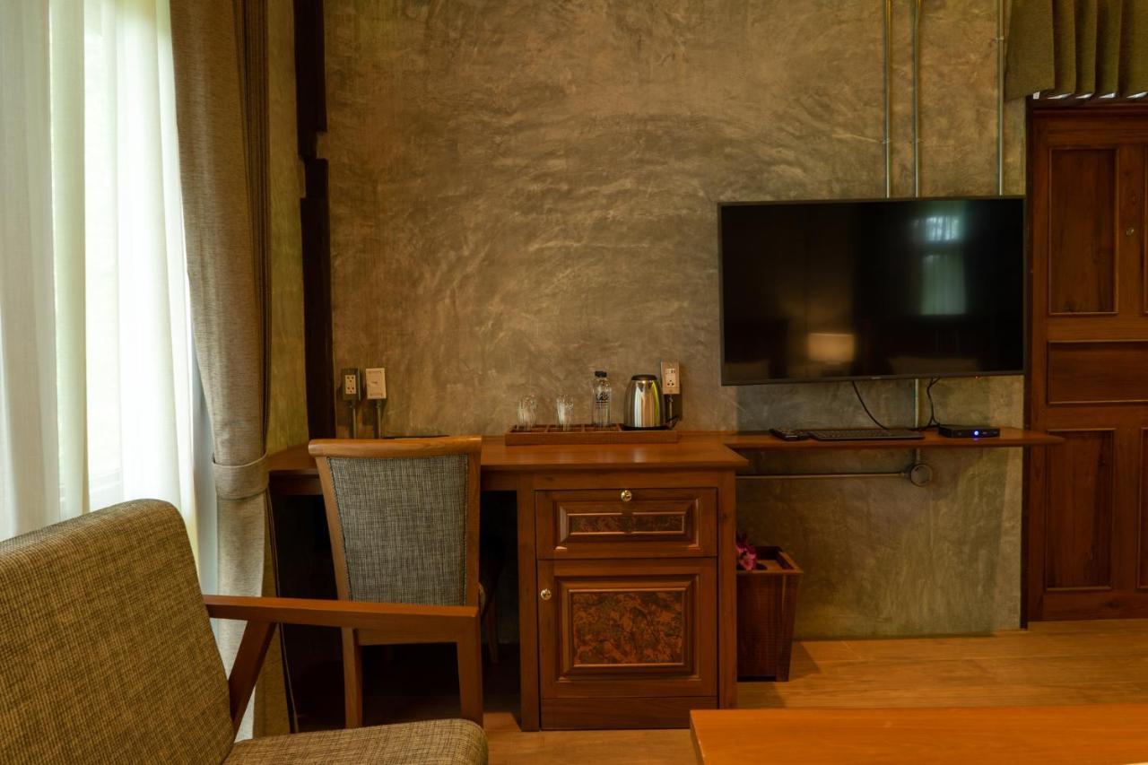 Resort Ruean Racha Chiang Mai
