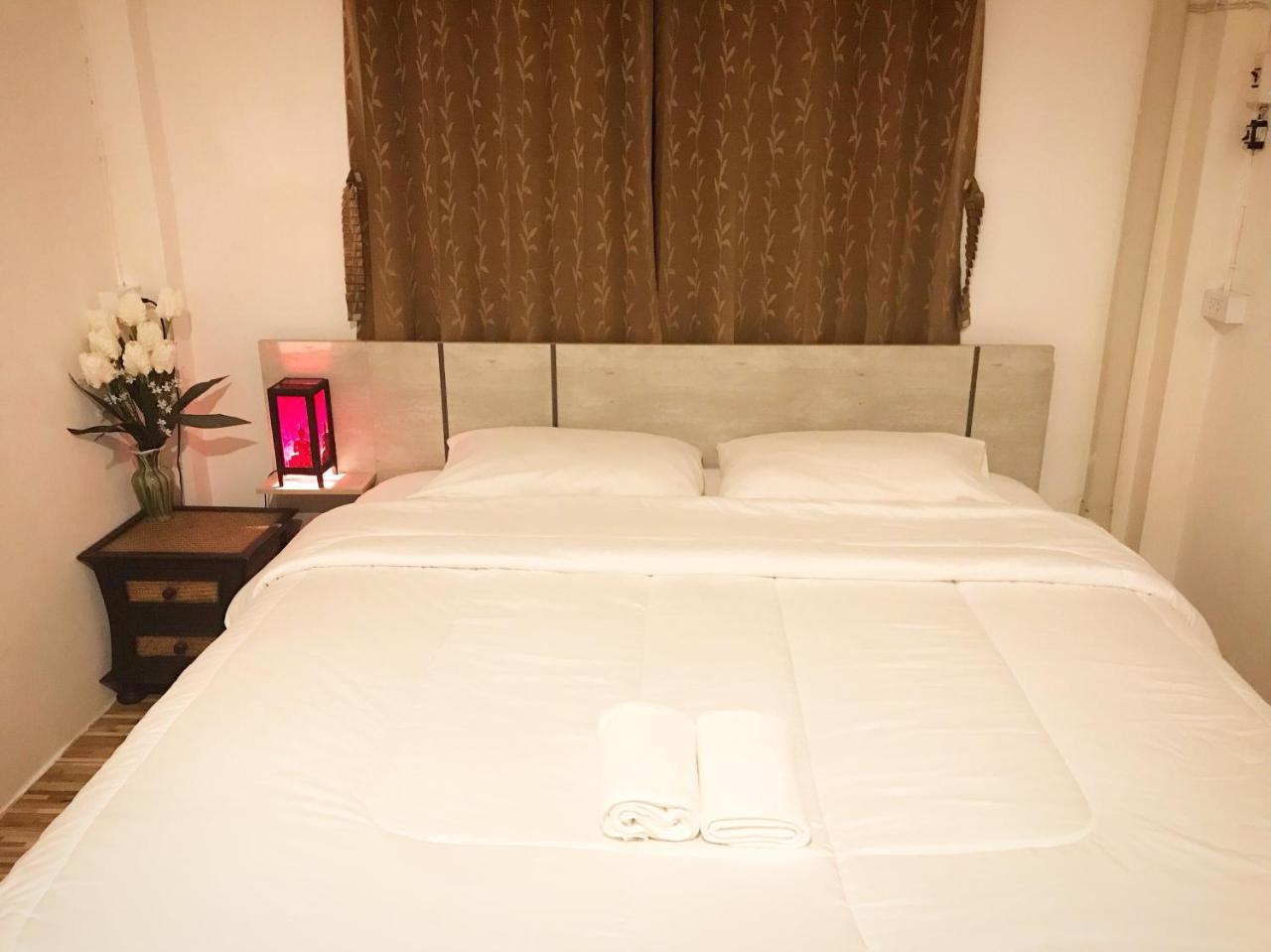 Absolute House Hostel *