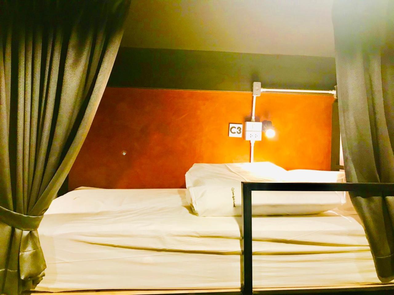 New Warm Light Hostel *