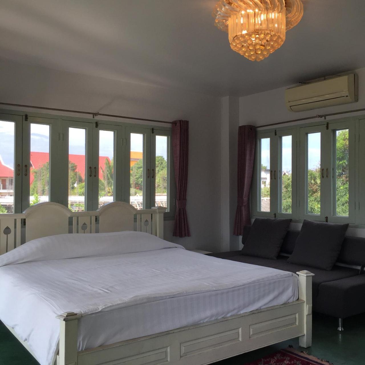 Duangchampa Hotel 3*