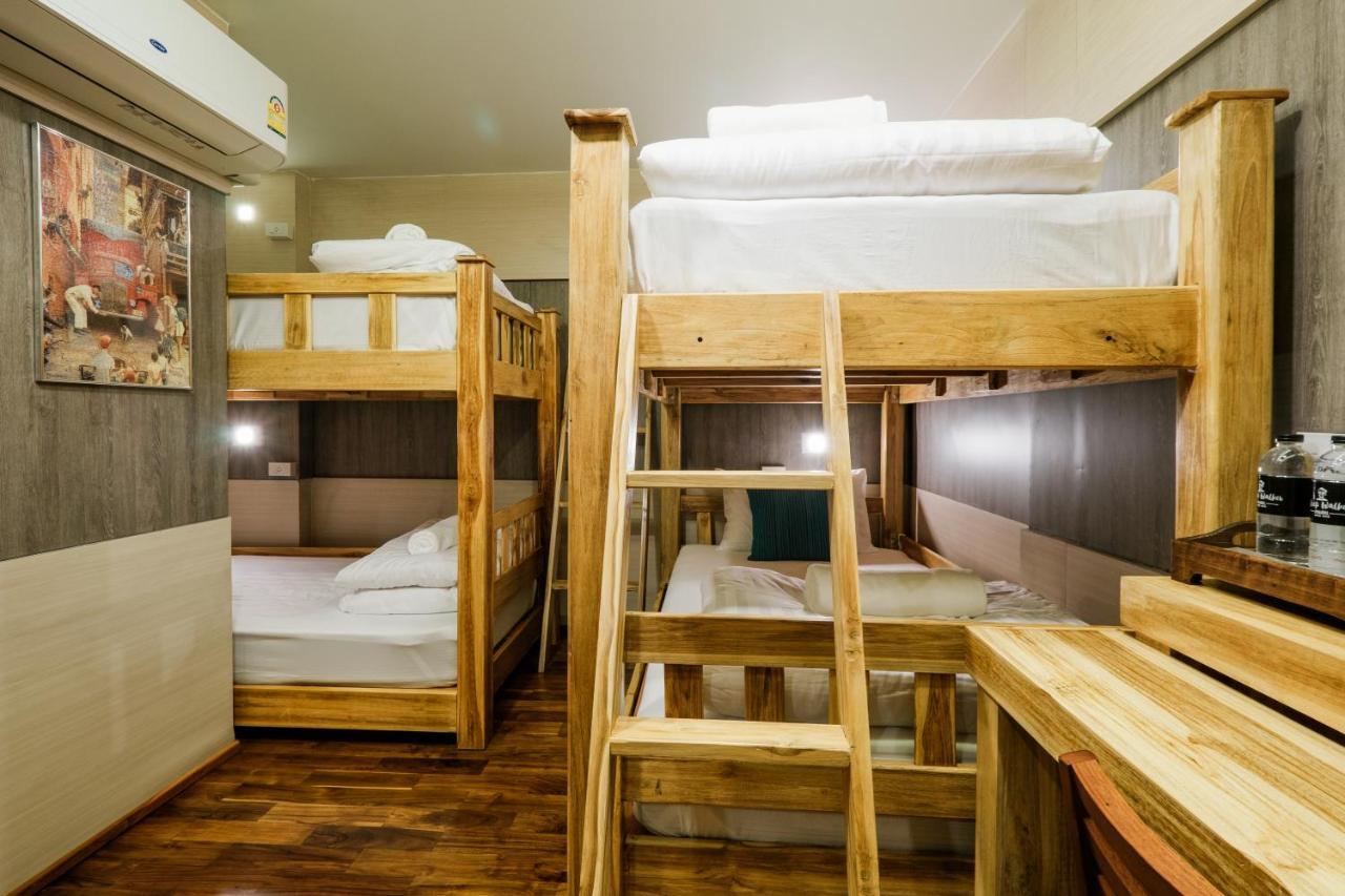 Sleep Walker Nawarat Bridge Hotel