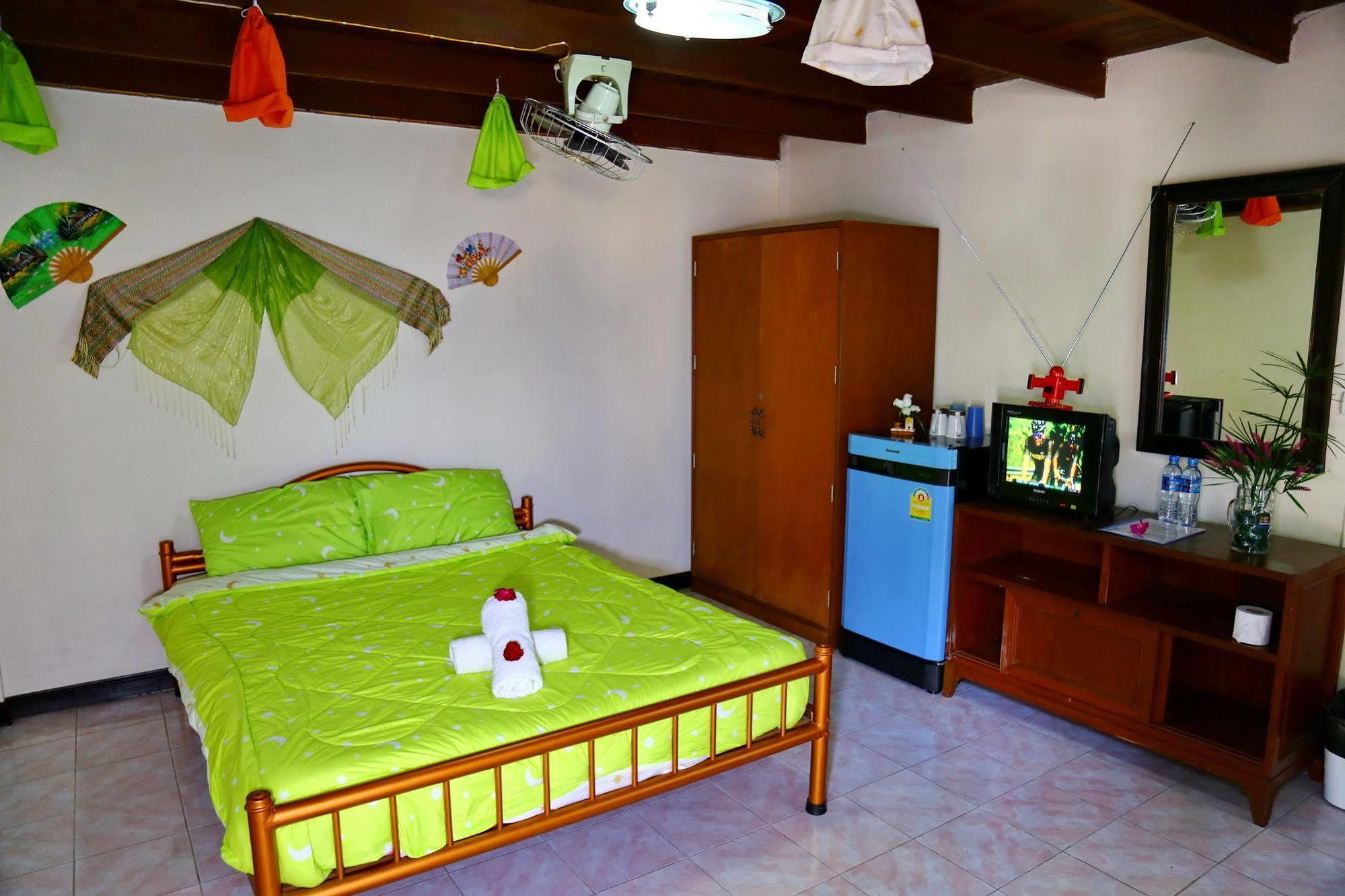 Hotel Oyo 909 Guiding Star